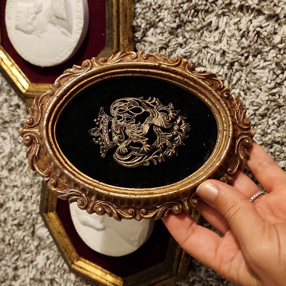 Vintage Italian medallion and crest wall art framed decor Florentia 60s - Picture 2 of 10